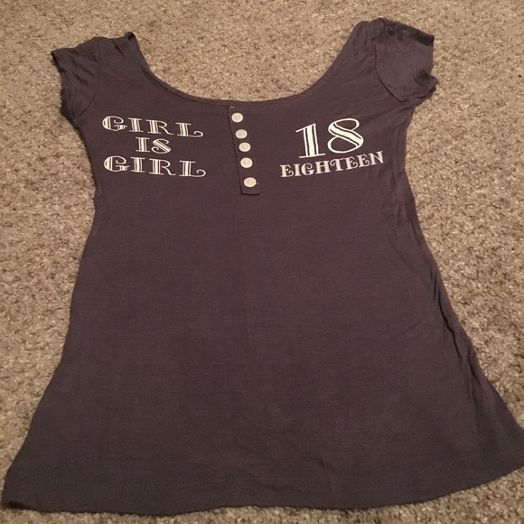 Wide shoulders top - Picture 1 of 2